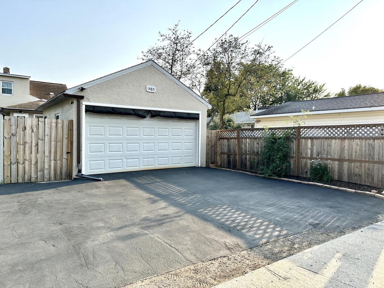 1485 Redfield STREET