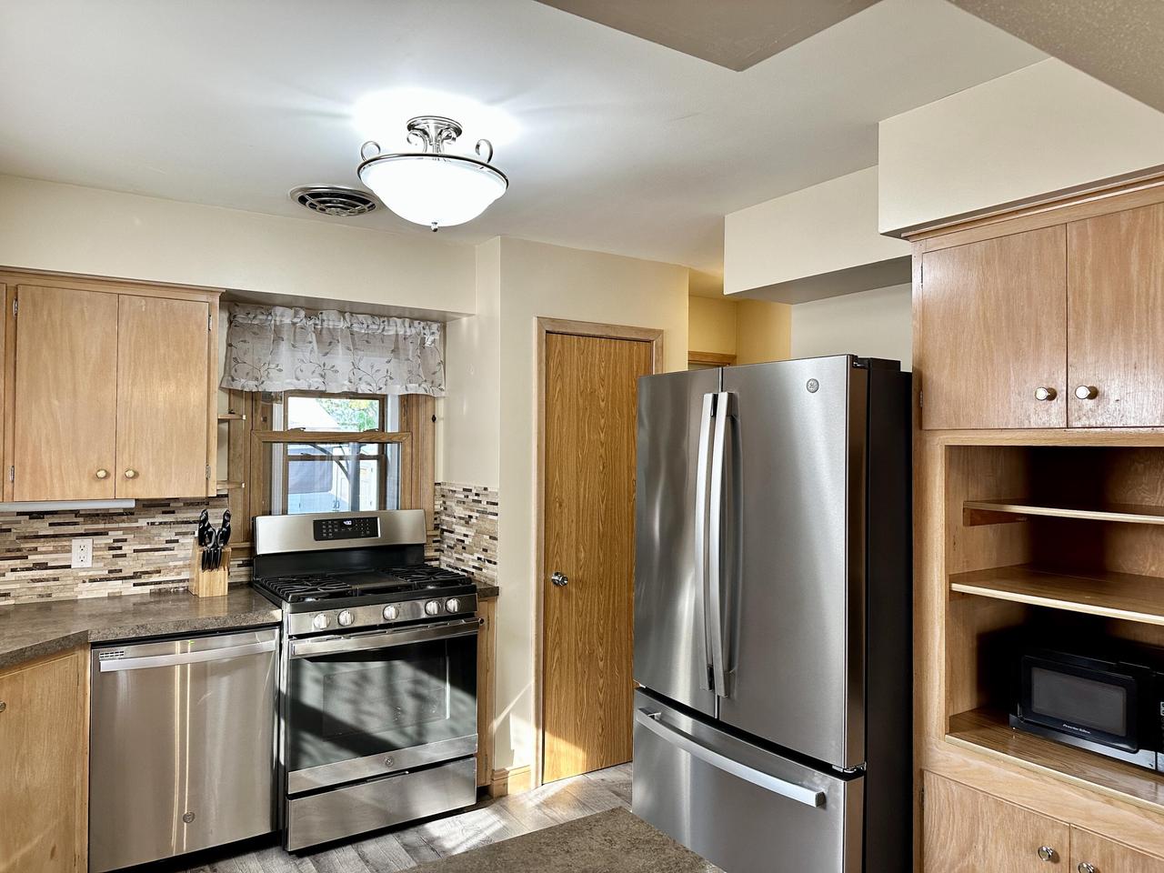 1485 Redfield STREET