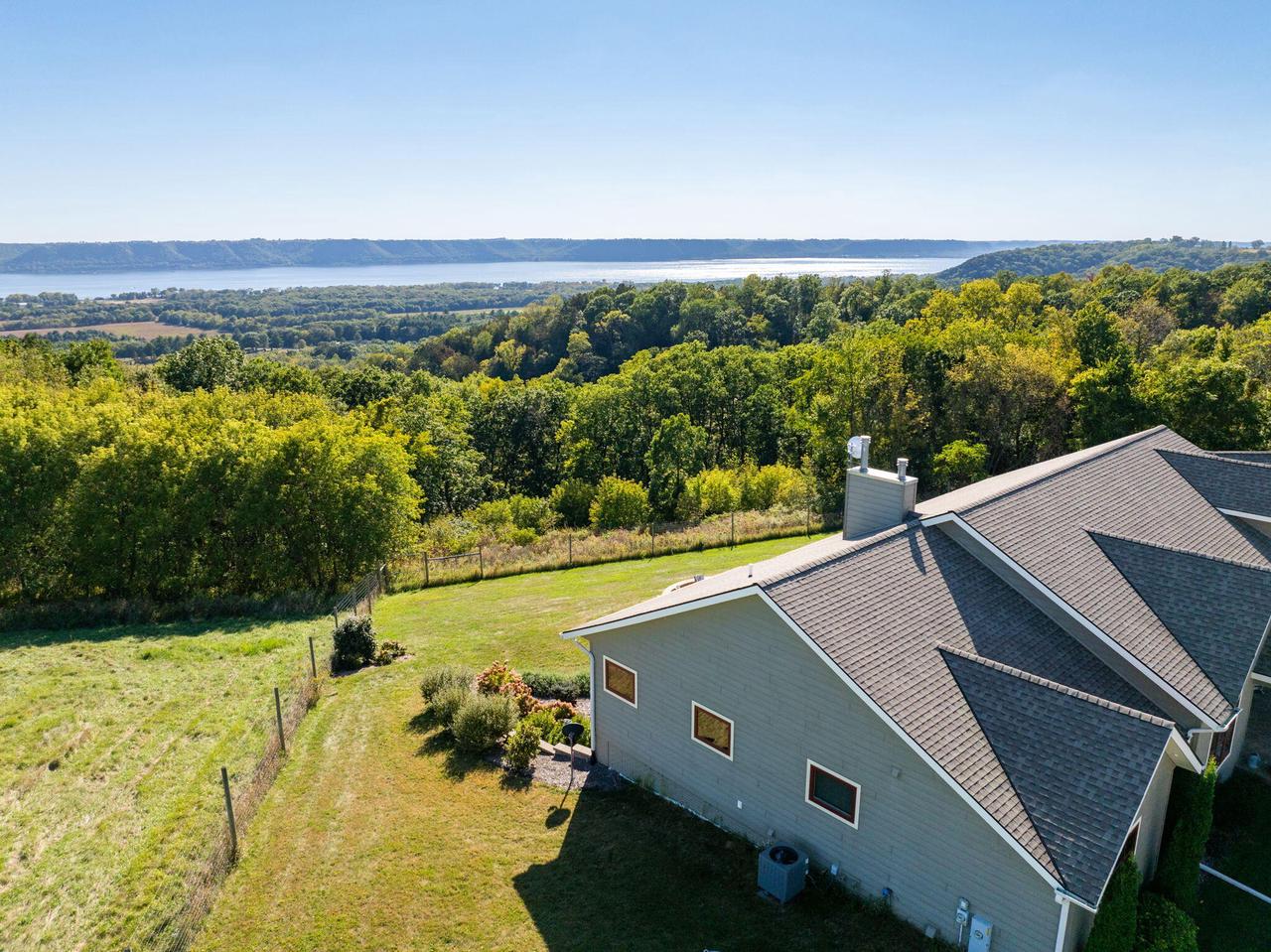 W10083 View LANE NORTH North