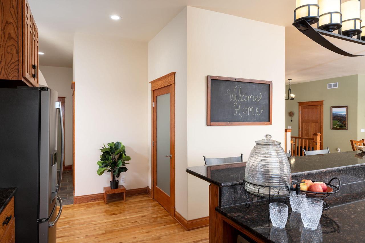 W10083 View LANE NORTH North