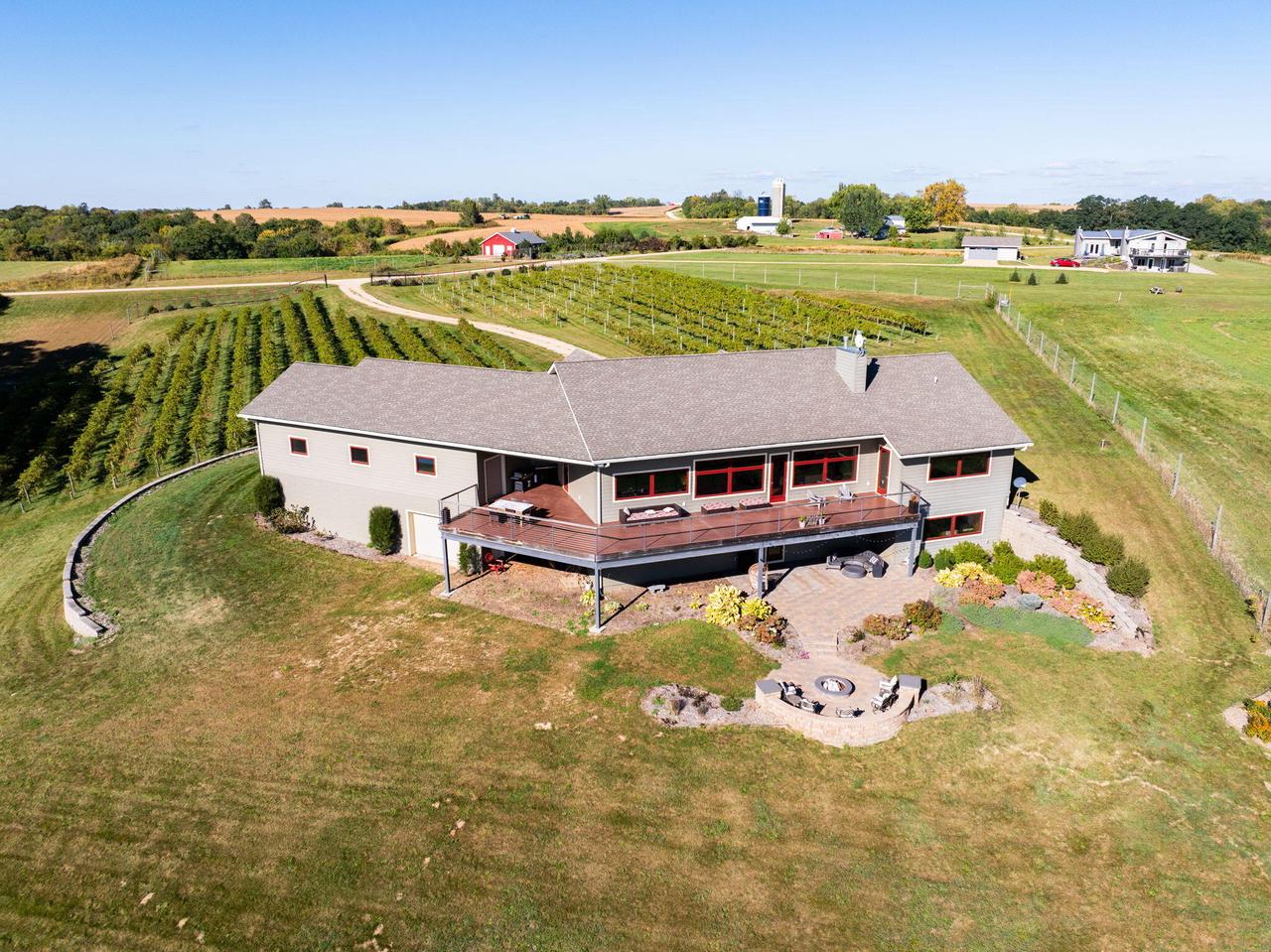 W10083 View LANE NORTH North