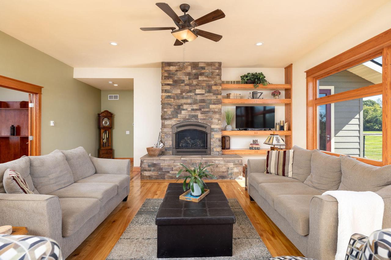 W10083 View LANE NORTH North