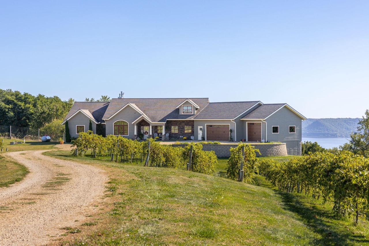 W10083 View LANE NORTH North