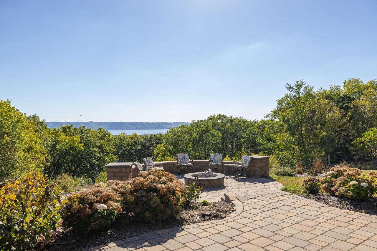 W10083 View LANE NORTH North