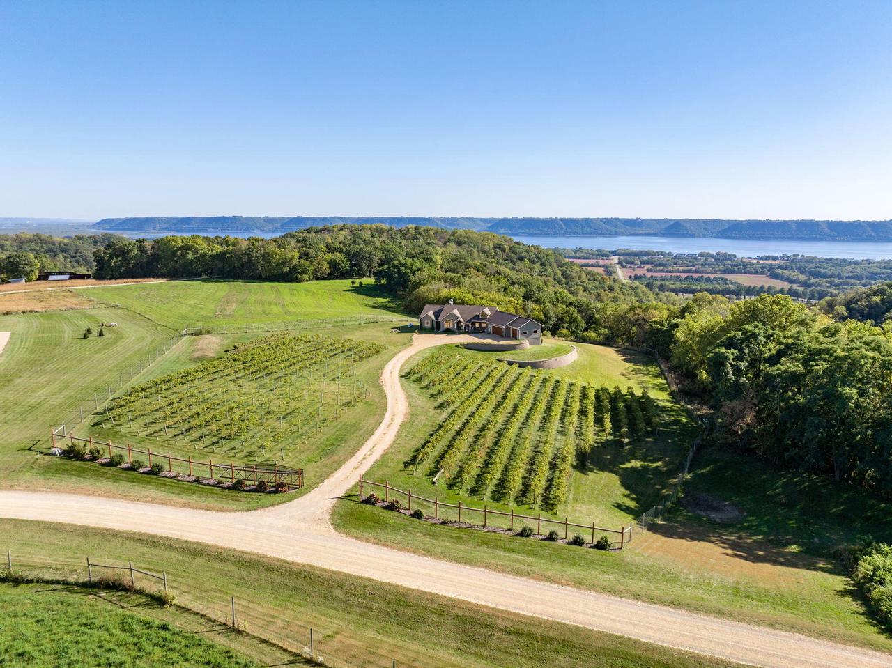 W10083 View LANE NORTH North