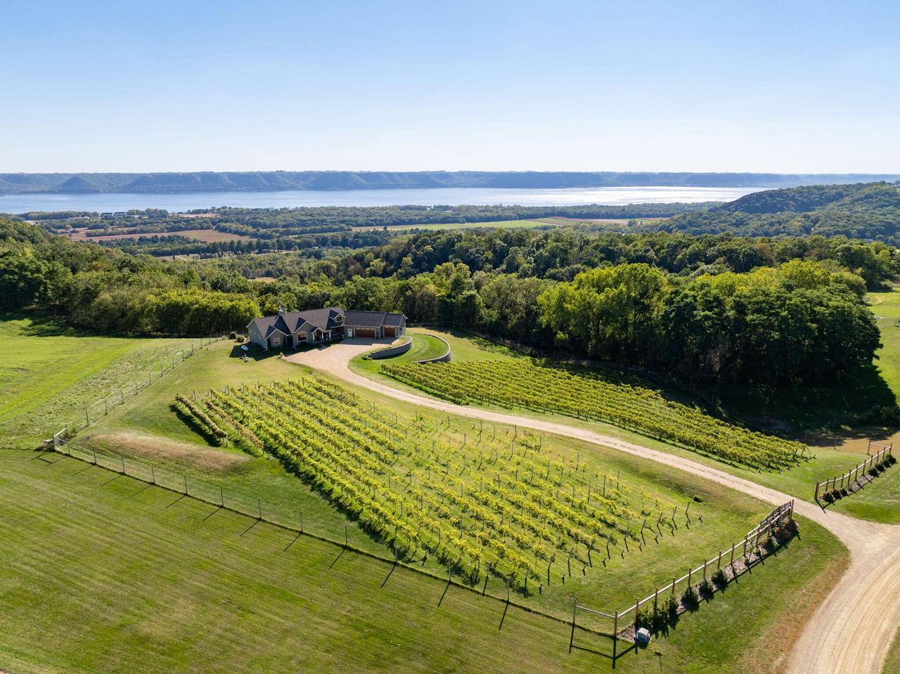 W10083 View LANE NORTH North