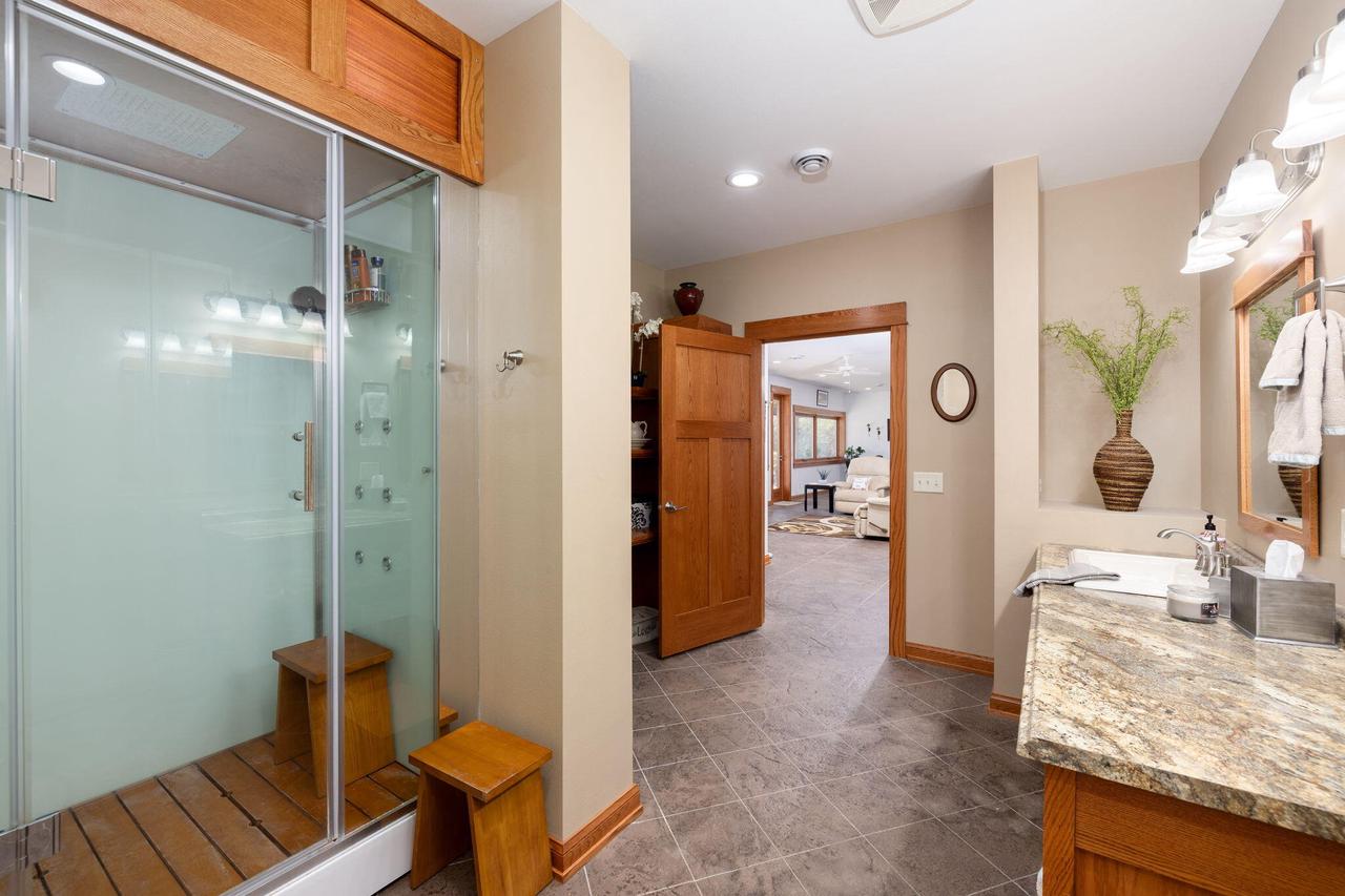 W10083 View LANE NORTH North