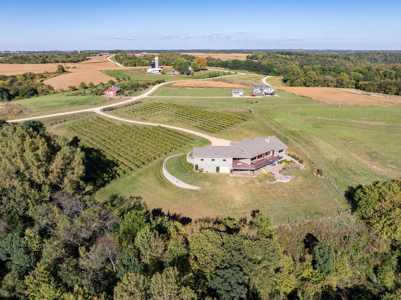 W10083 View LANE NORTH North