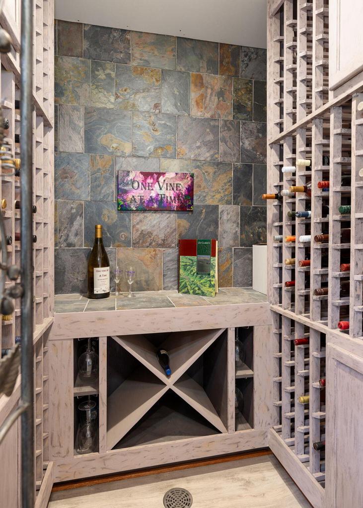 W10083 View LANE NORTH North