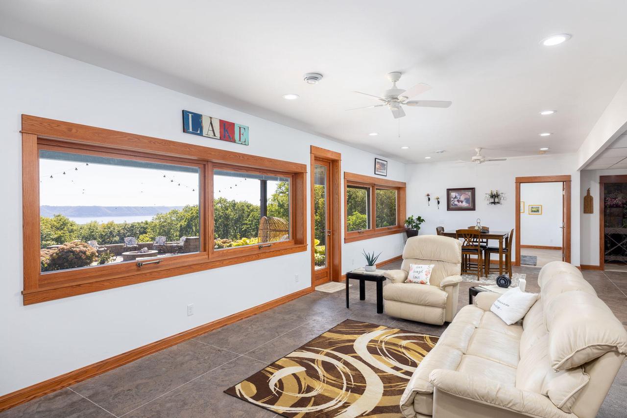 W10083 View LANE NORTH North