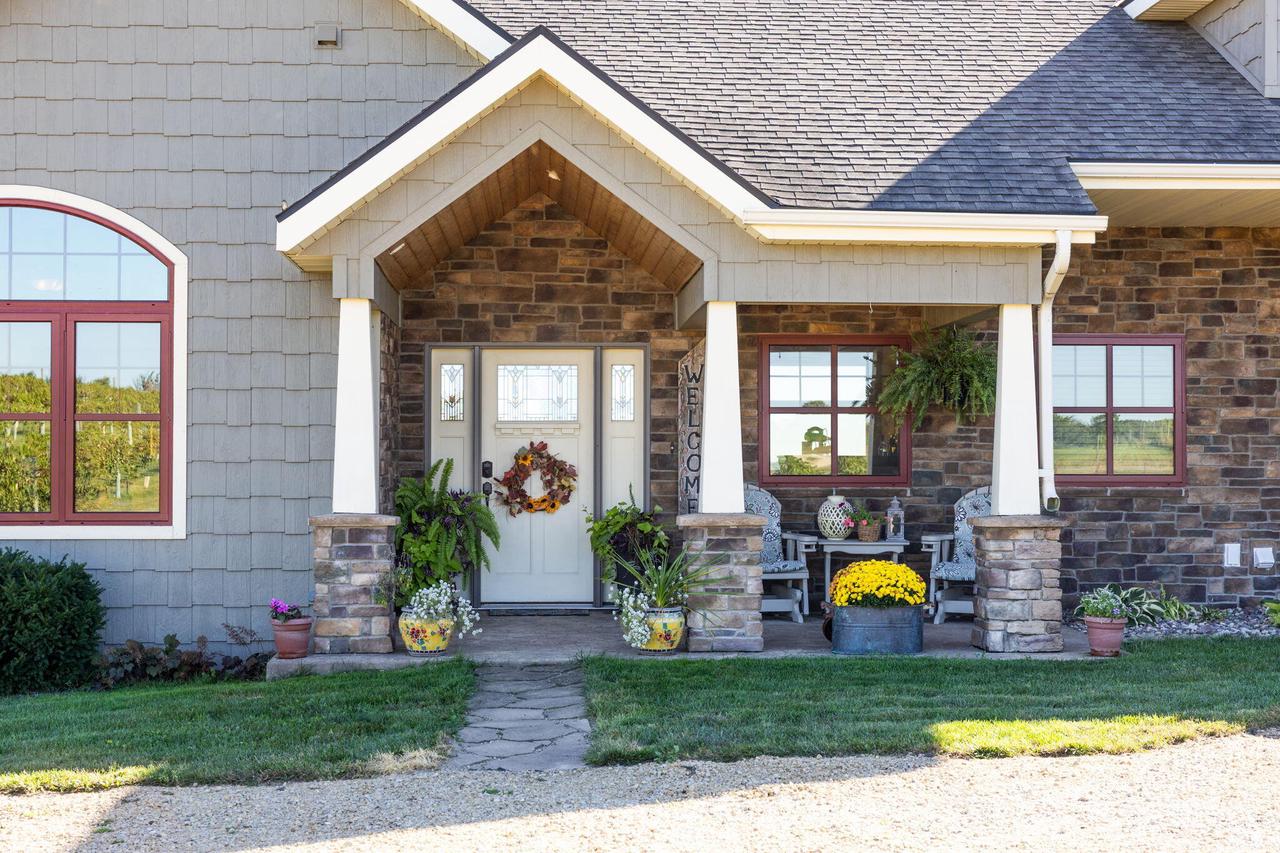 W10083 View LANE NORTH North