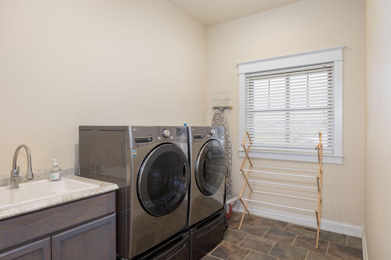 W10083 View LANE NORTH North