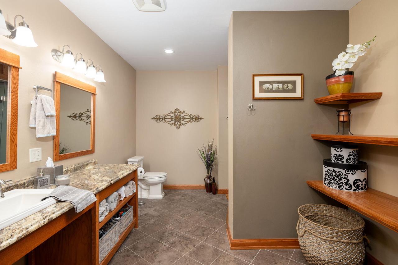 W10083 View LANE NORTH North