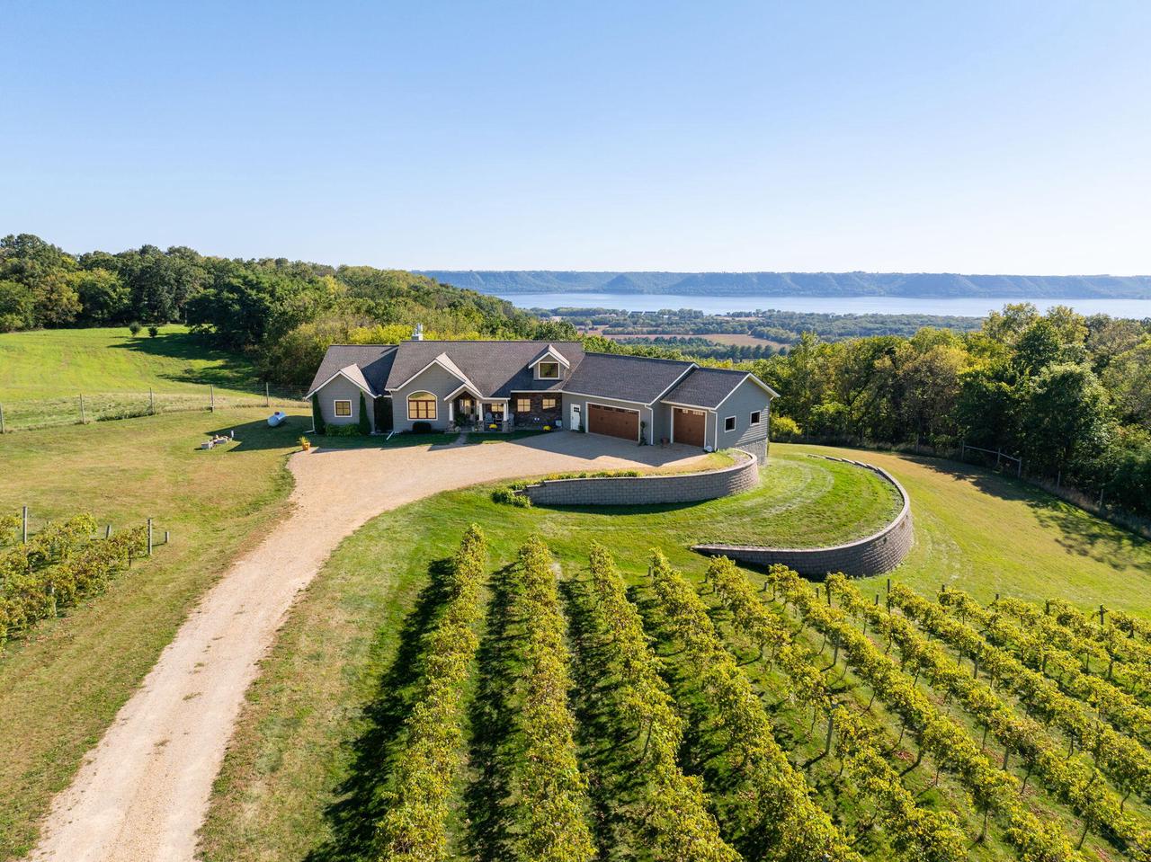 W10083 View LANE NORTH North