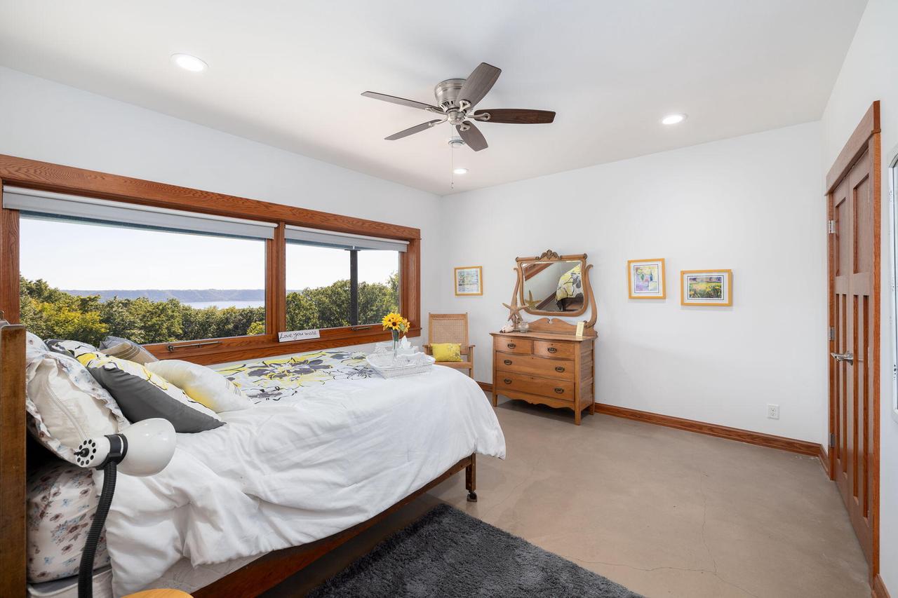 W10083 View LANE NORTH North