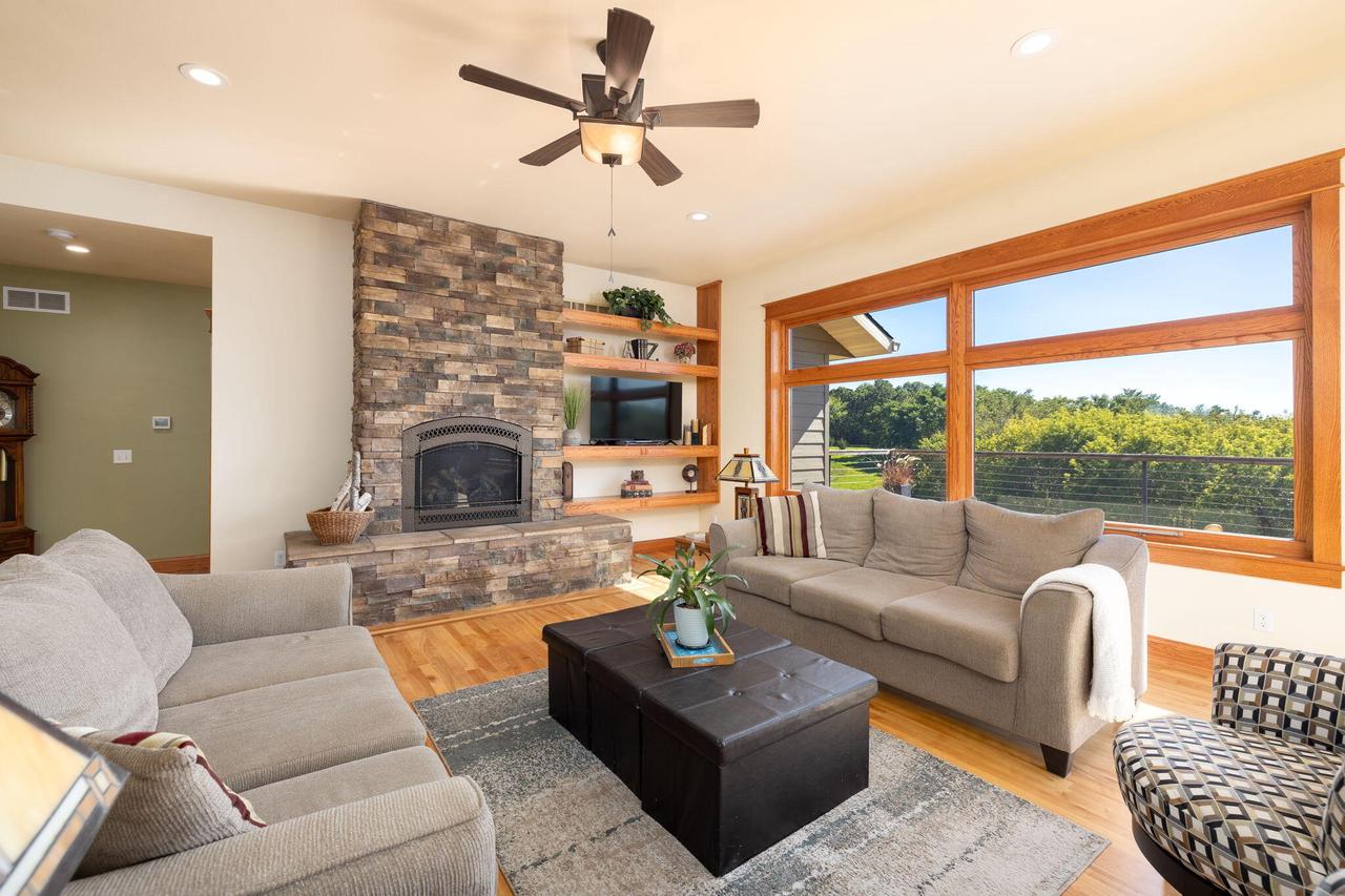 W10083 View LANE NORTH North