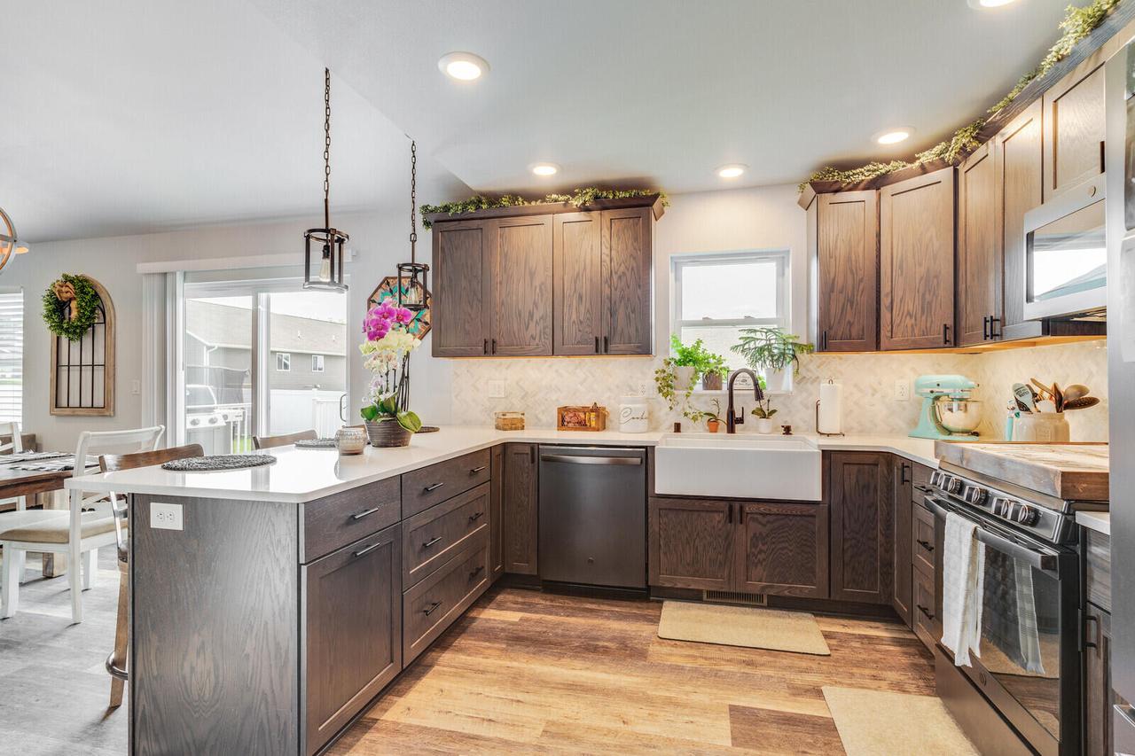 205 Tom Anderson STREET