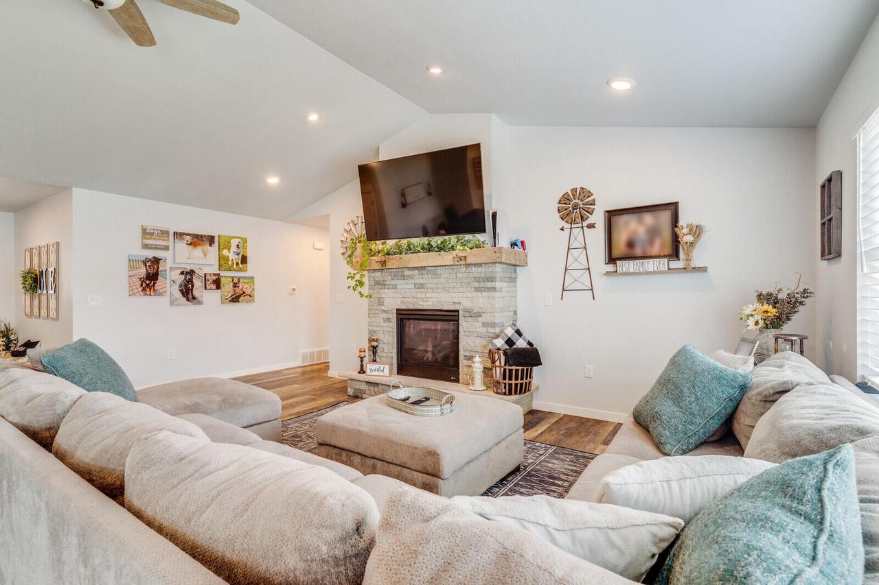 205 Tom Anderson STREET