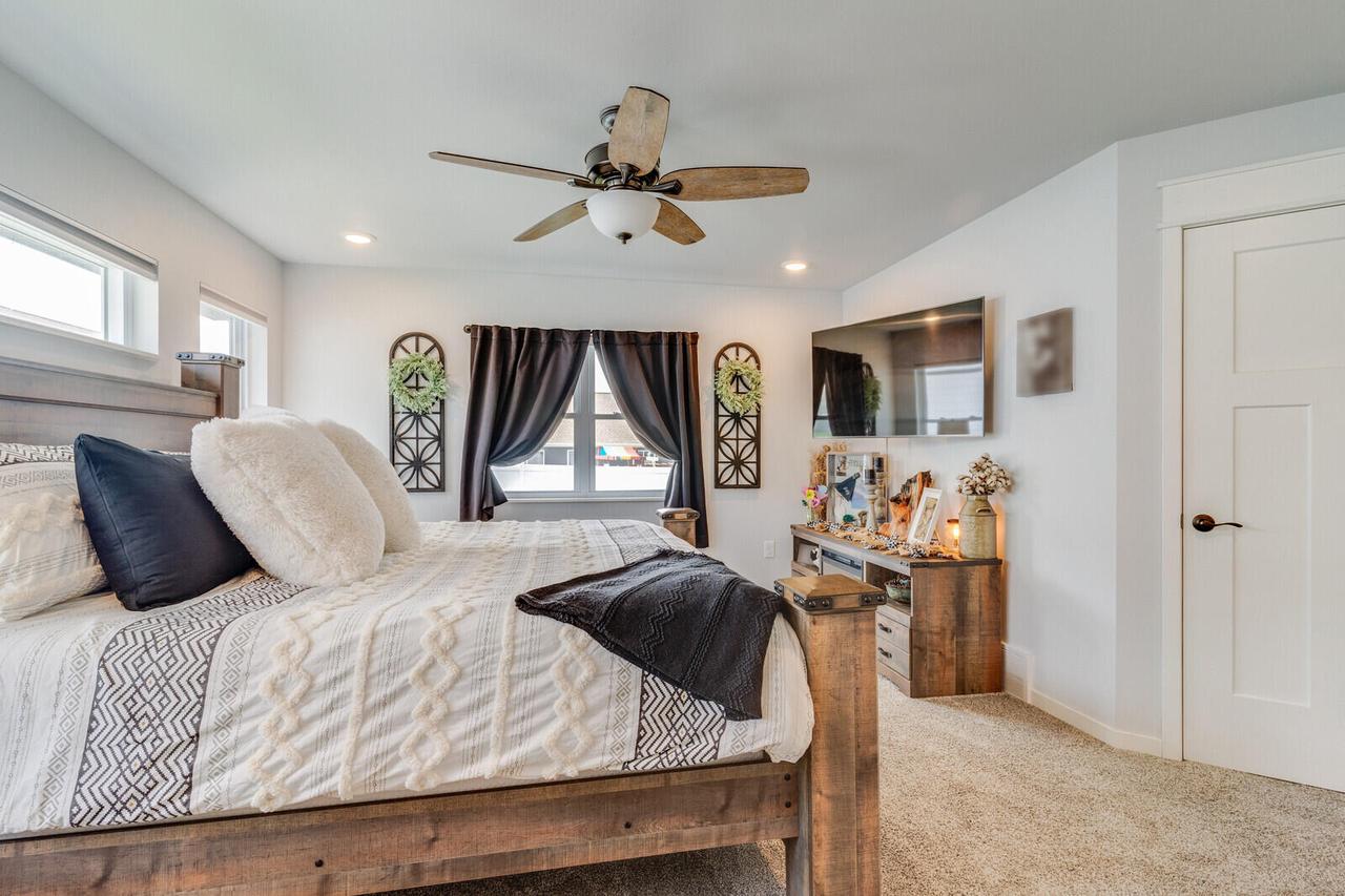 205 Tom Anderson STREET