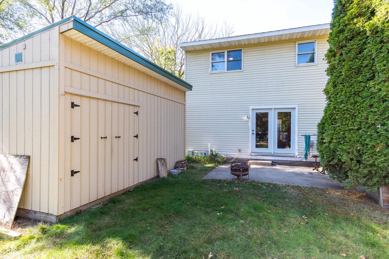 2916 Youngdale AVENUE