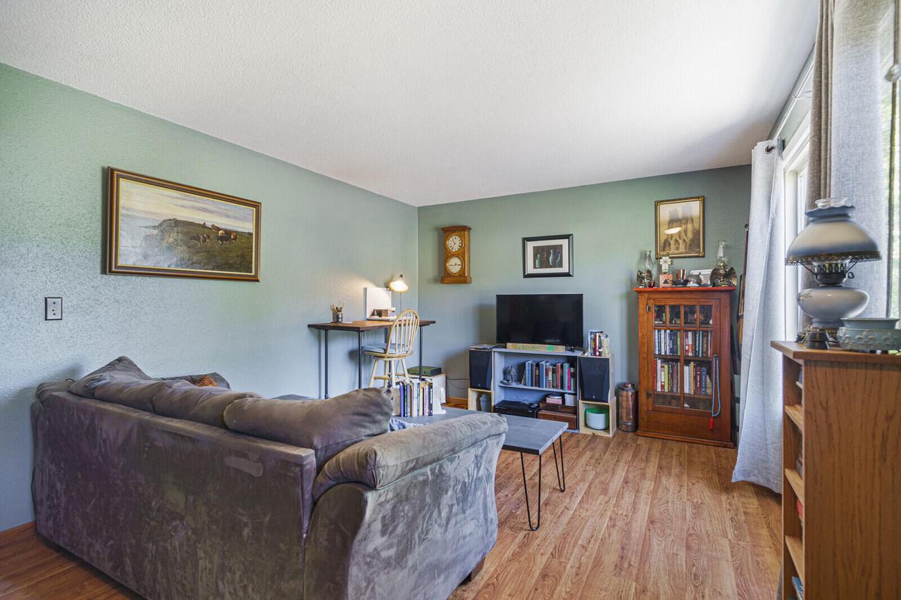 2916 Youngdale AVENUE