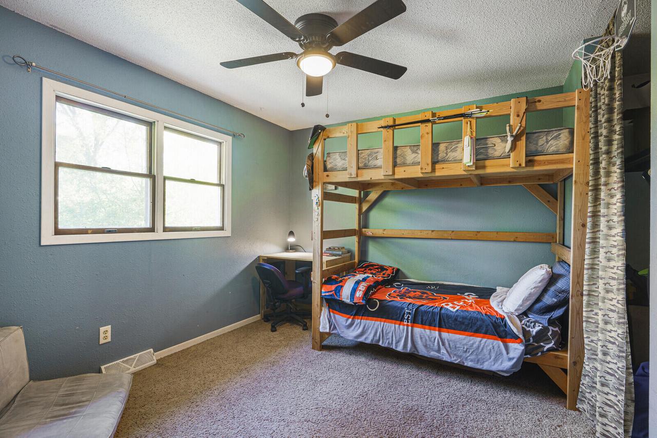 2916 Youngdale AVENUE