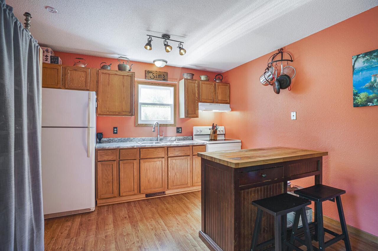 2916 Youngdale AVENUE