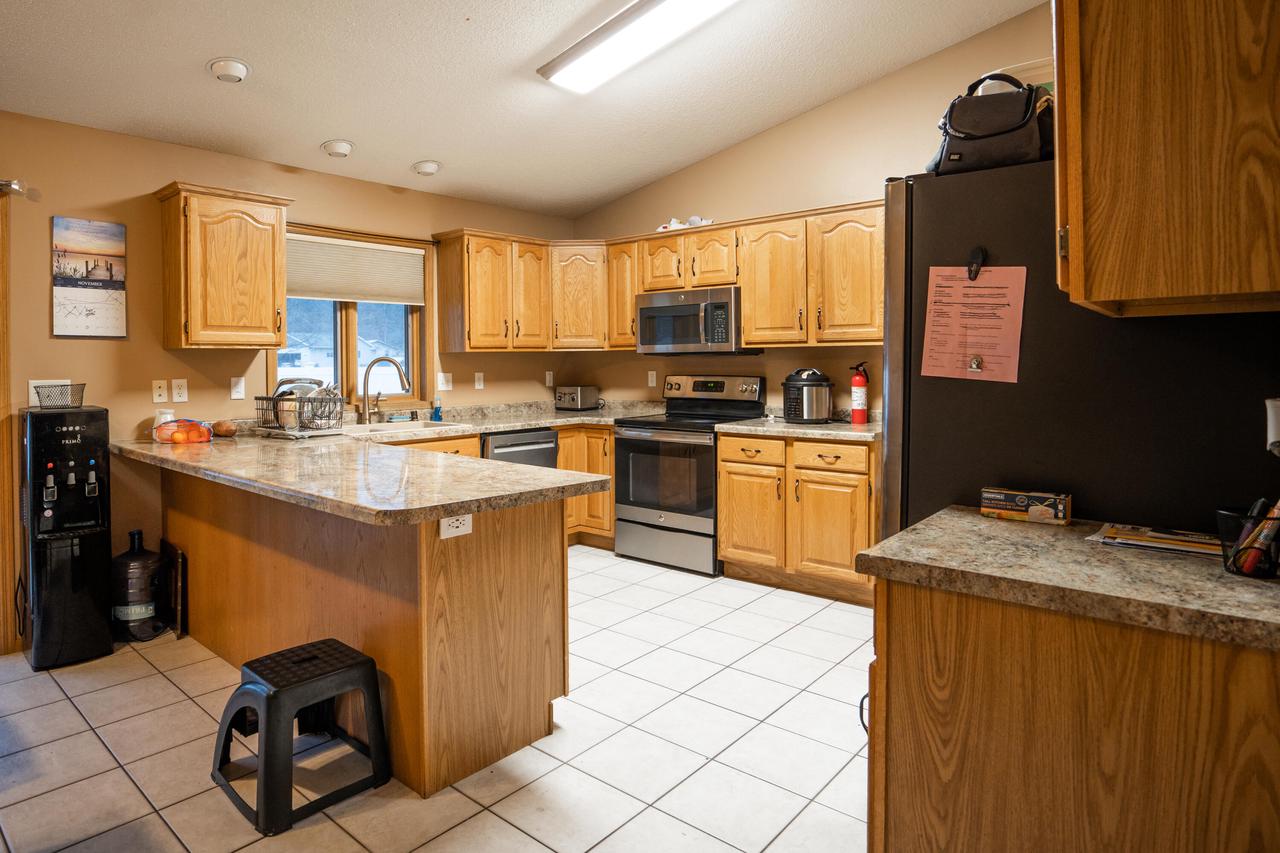 1007 2nd AVENUE EAST East