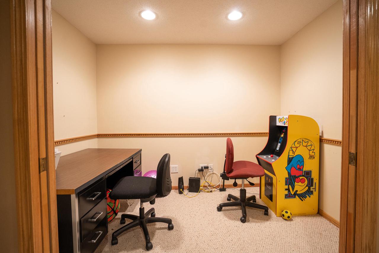 1007 2nd AVENUE EAST East