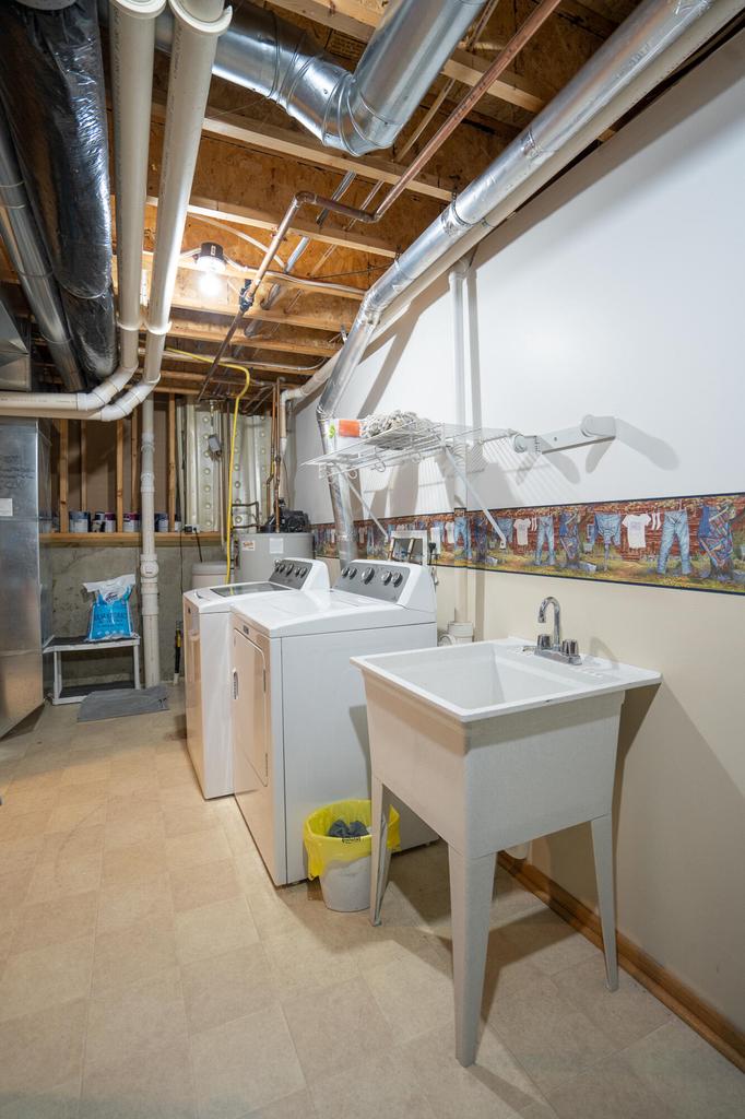 1007 2nd AVENUE EAST East