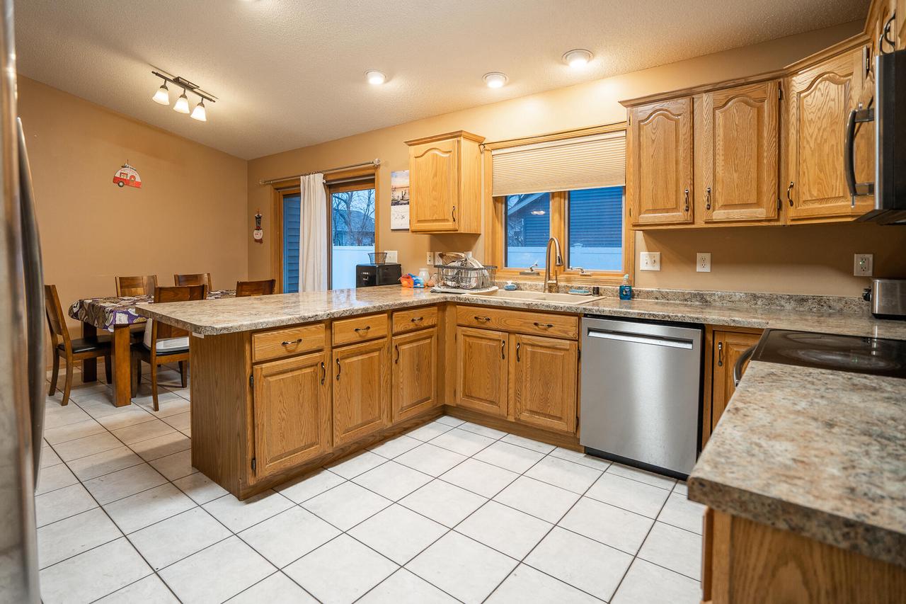 1007 2nd AVENUE EAST East