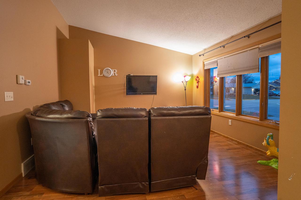 1007 2nd AVENUE EAST East