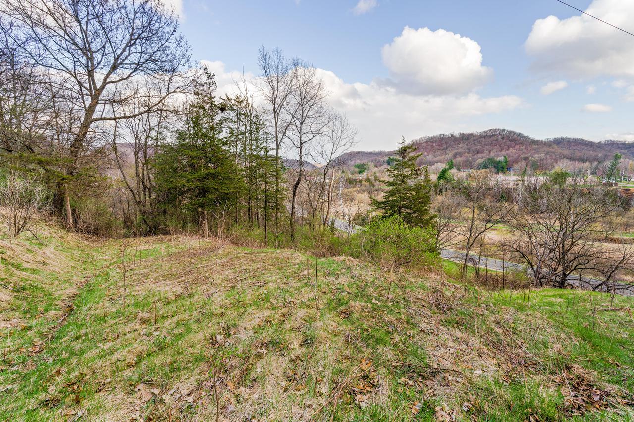 000 CEDAR HILLS LANE