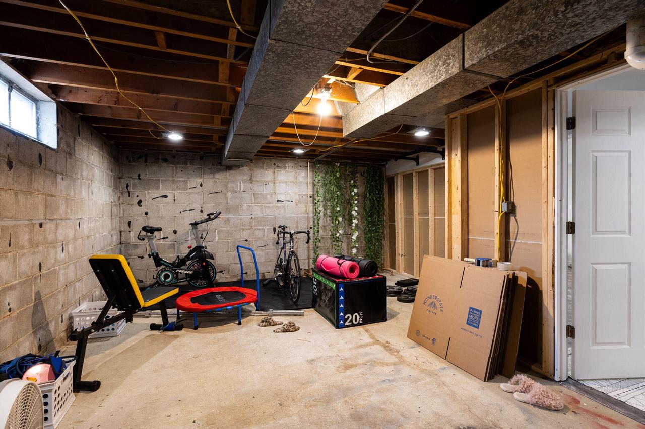 2140 Green Bay STREET