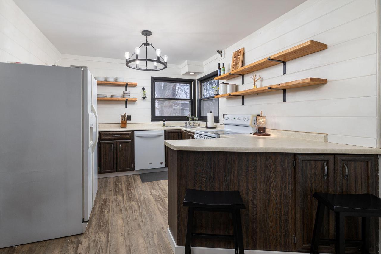 2140 Green Bay STREET