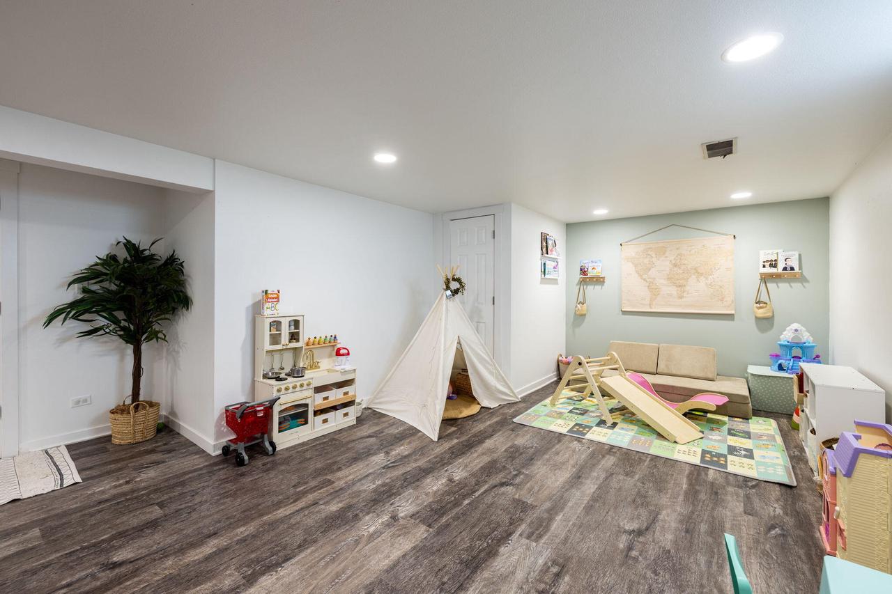 2140 Green Bay STREET