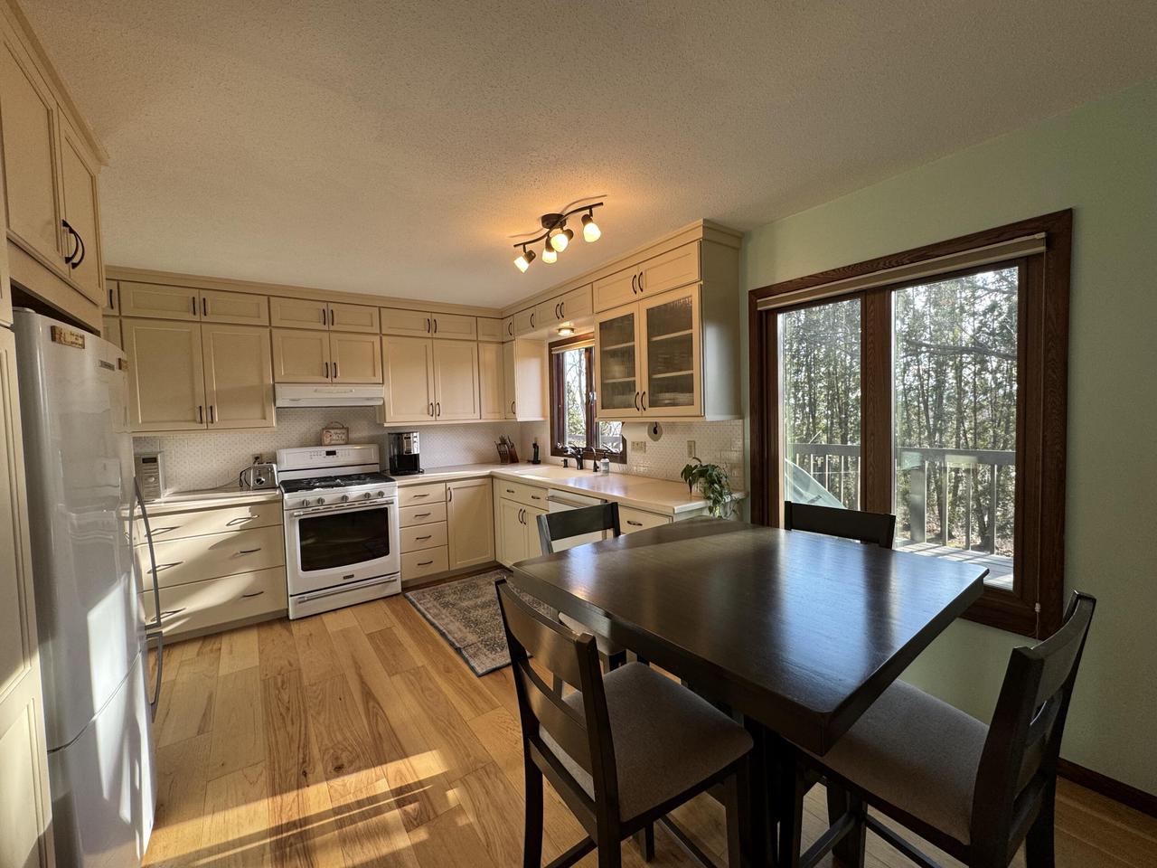 301 Hillview BOULEVARD