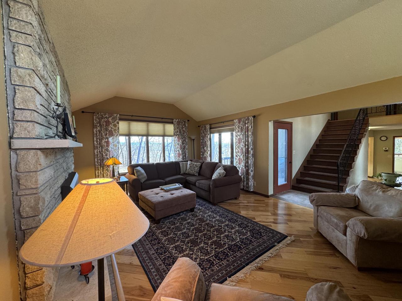 301 Hillview BOULEVARD