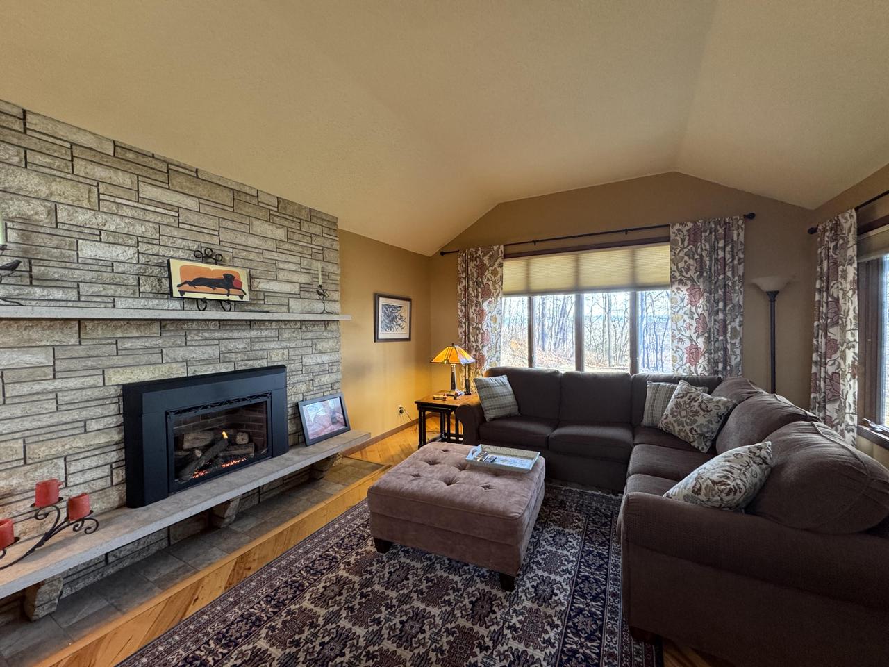 301 Hillview BOULEVARD