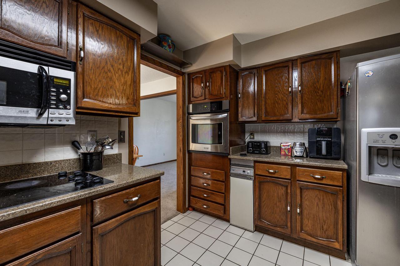 1112 Parkridge DRIVE