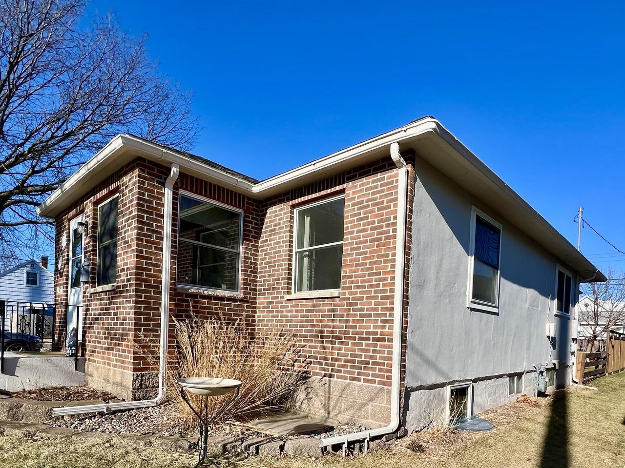 2101 Green Bay STREET