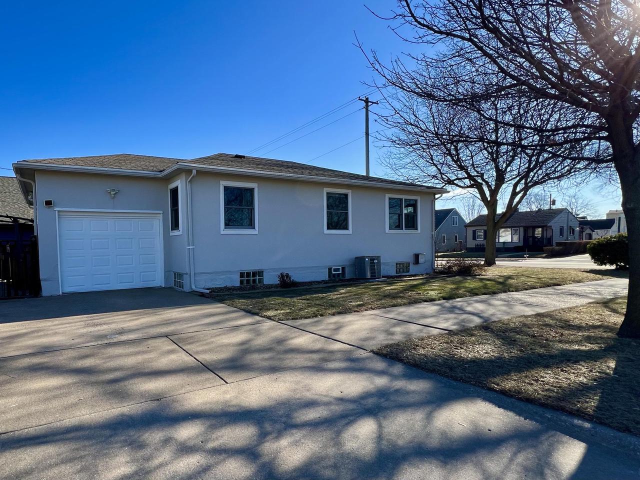 2101 Green Bay STREET