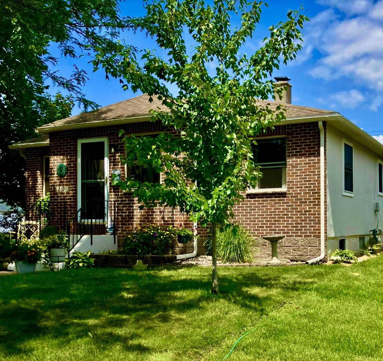 2101 Green Bay STREET