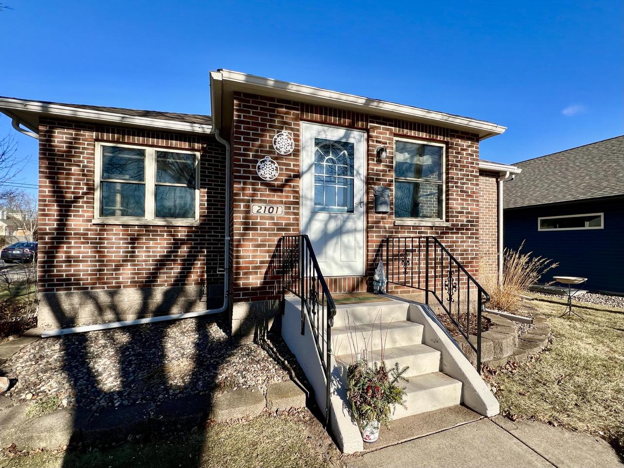 2101 Green Bay STREET