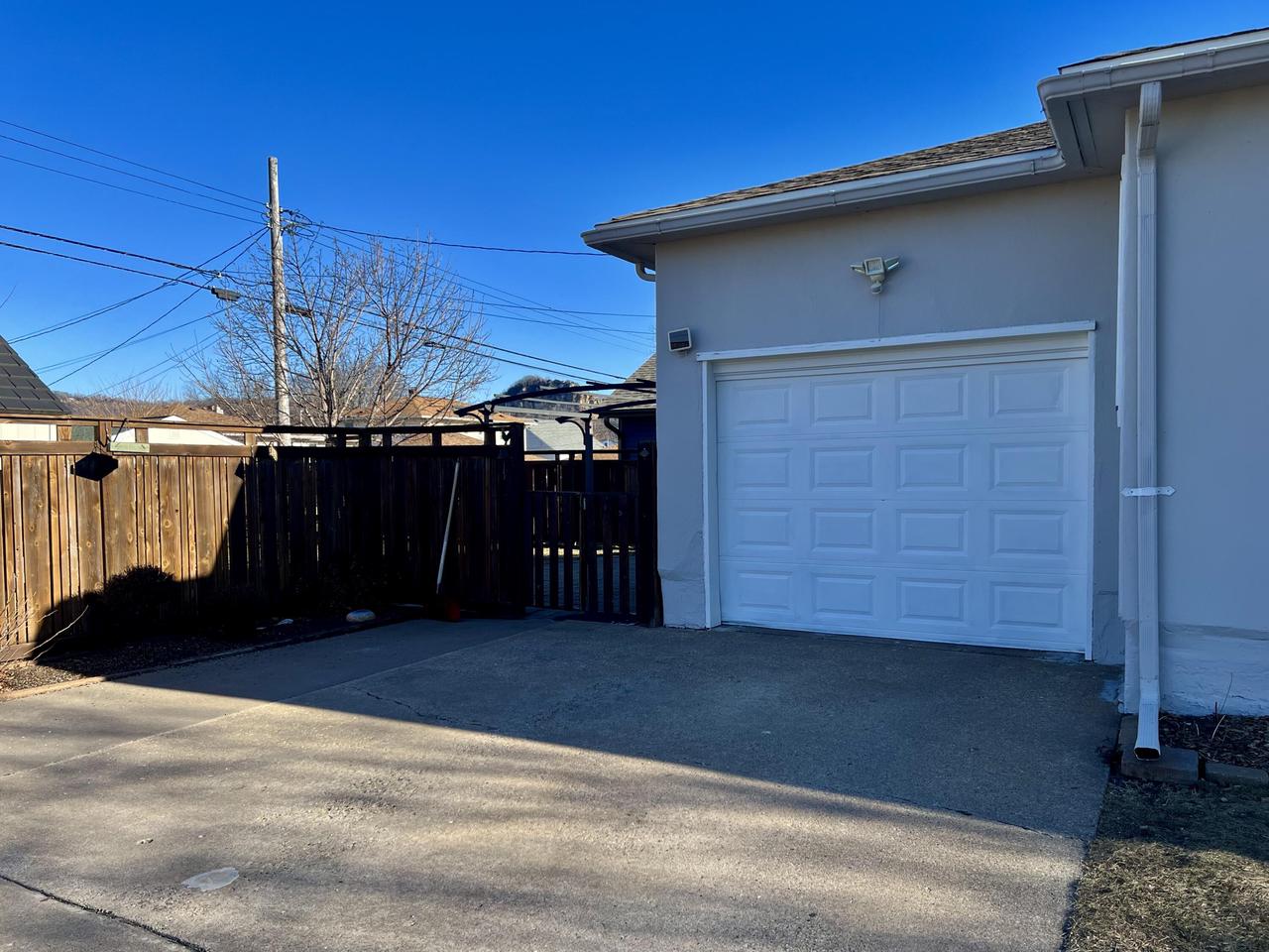 2101 Green Bay STREET