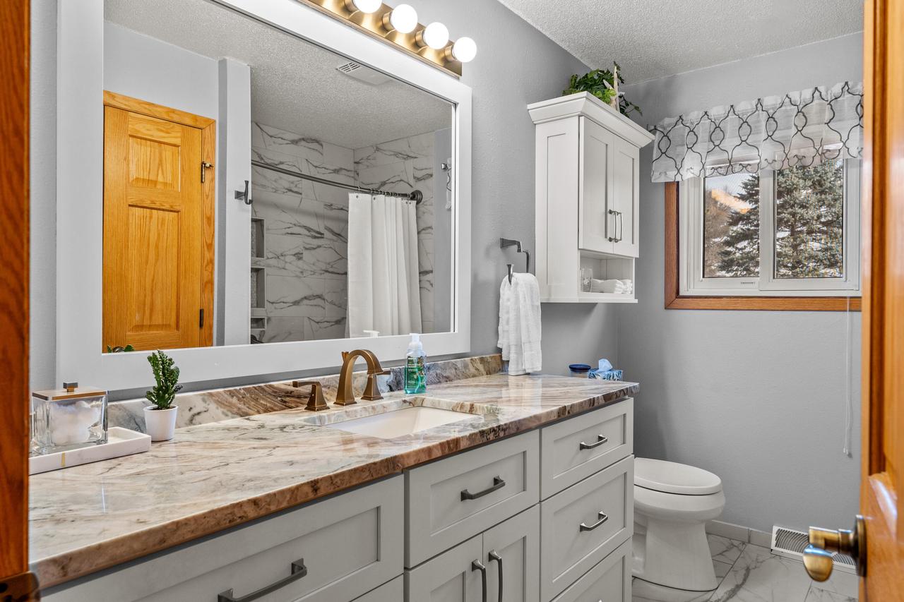 W8408 Woodview DRIVE