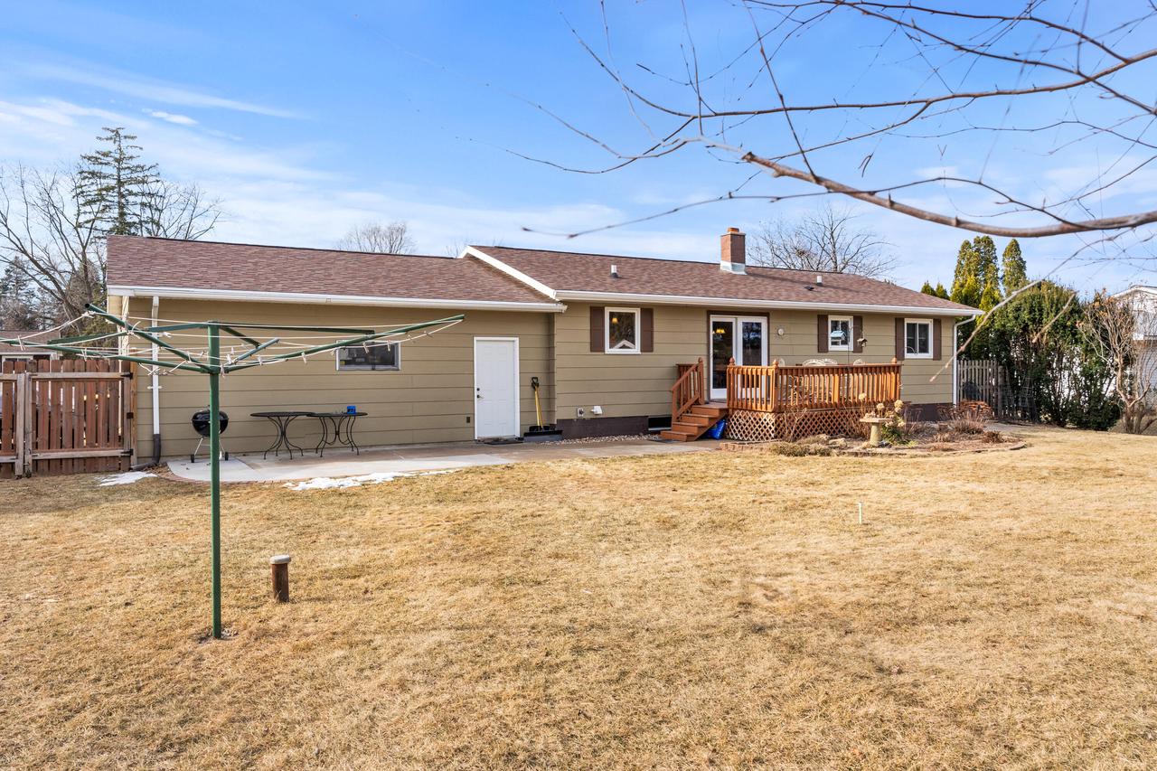 W8408 Woodview DRIVE