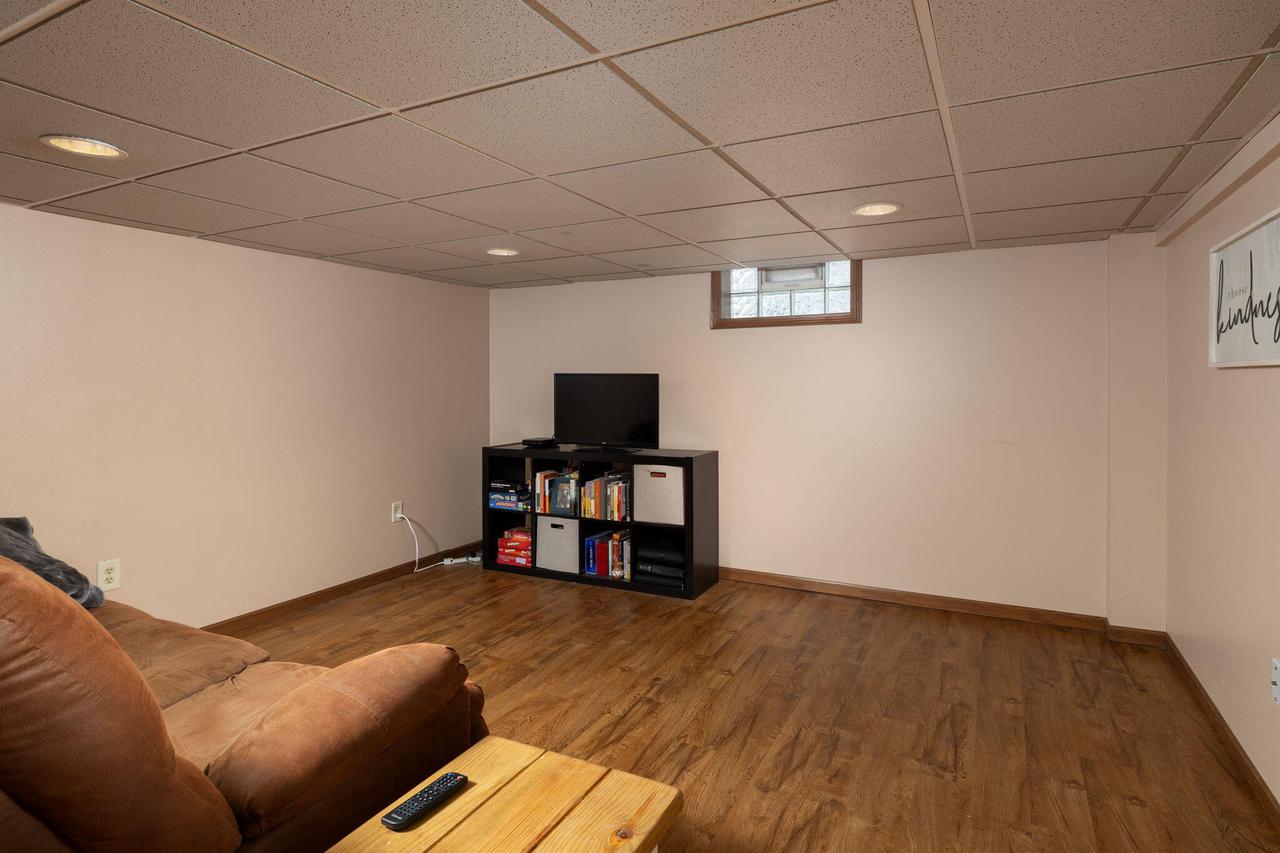 121 4th AVENUE NORTH North