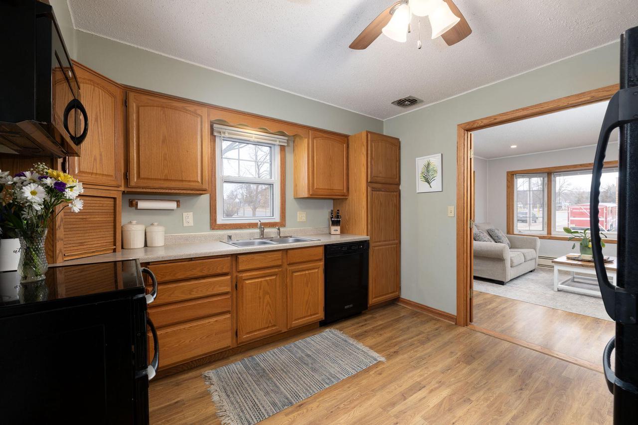 121 4th AVENUE NORTH North