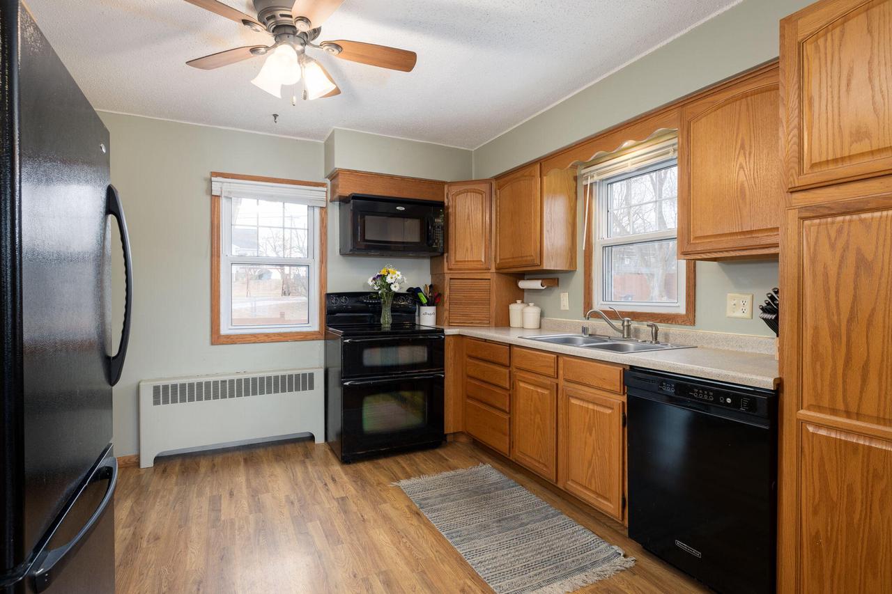 121 4th AVENUE NORTH North